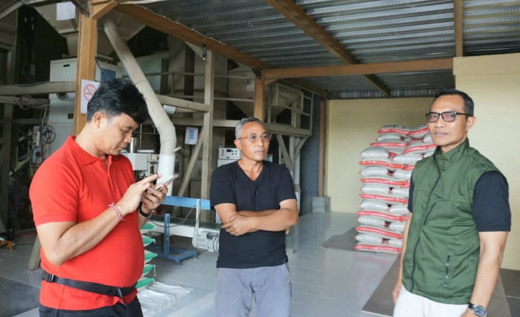 CEK KETERSEDIAAN GABAH DI TINGKAT PENYOSOHAN/RMU UNTUK MENDUKUNG PROGRAM BERAS BADUNG UNTUK ASN